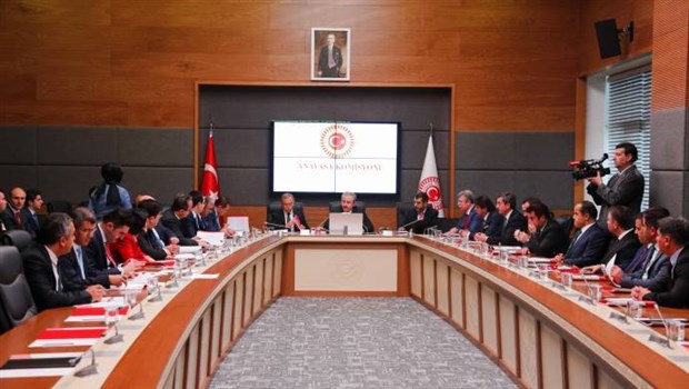 HDP’li Leyla Zana’nın vekilliği ‘devamsızlık’ gerekçesiyle
