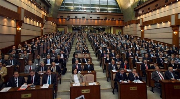 İBB Meclis toplantısı’nda CHP’li üyeler toplantıyı terk etti