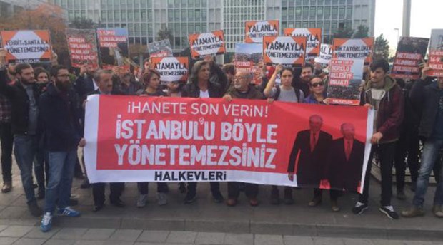 İBB önünde ‘İstanbul’u böyle yönetemezsiniz!’ protestosu