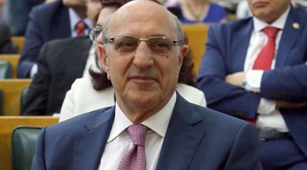 İLHAN KESİCİ KÜLLİYE’YE GİTTİ!