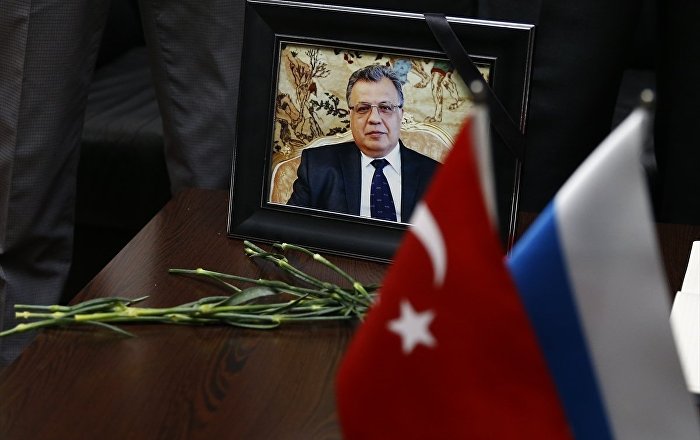 Karlov suikastinde 300 öğrenci inceleniyor