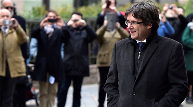 Katalan lider Puigdemont, Belçika polisine teslim oldu!