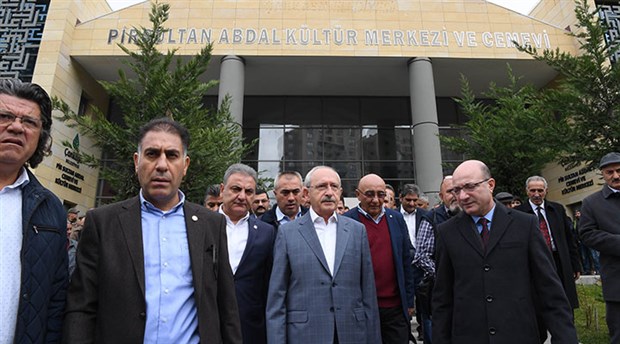Kılıçdaroğlu, İlhan Cihaner’in ağabeyi Ayhan Cihaner’in cenaze