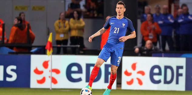 Koscielny bırakıyor!