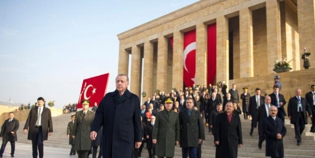 "Müfredattan Atatürk'ü sildiler, 10 Kasım için seferber oldular"