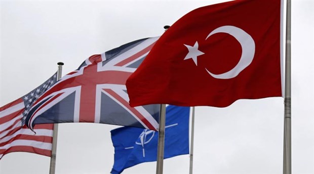 NATO’dan fotoğraf açıklaması: O subay ordudan atıldı
