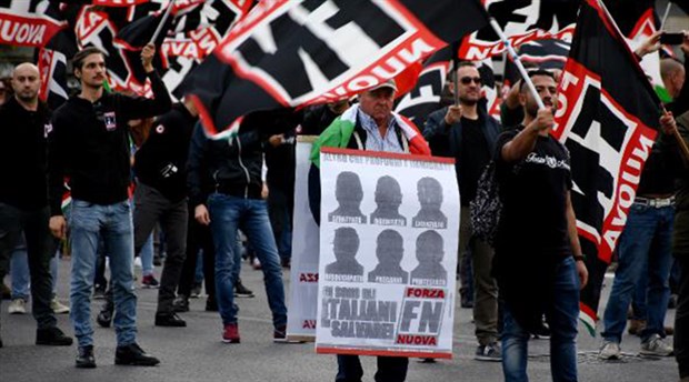 Neo-faşistlerden Roma’da ‘Mussolini’ yürüyüşü