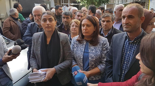 Polis memurundan HDP’lilere: Bugün şehidimiz var, zılgıt ve