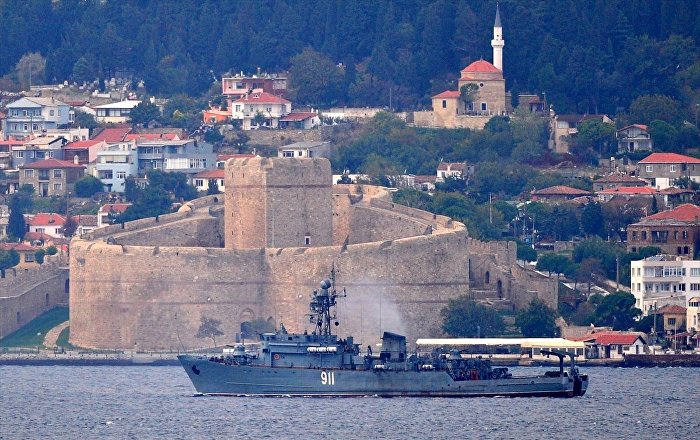 Rus ‘İvan Golubets’ gemisi boğazlardan geçerek Akdeniz’deki Rus donanmasına katıldı