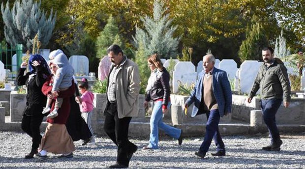 Srebrenica Soykırım Anıtı önünde Kütahyalı’ya protesto