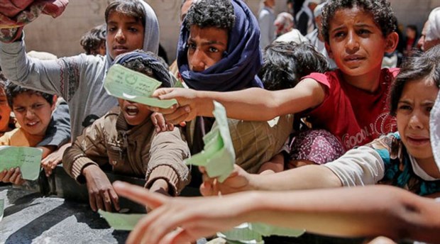 Yemenli çocuklar, Birleşmiş Milletler binası önünde iç savaşı