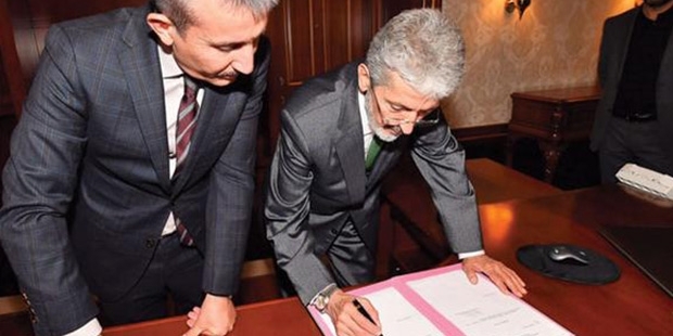 Yeni Ankara Büyükşehir Belediye Başkanı tüm bürokratların ve genel müdürlerin istifasını istedi