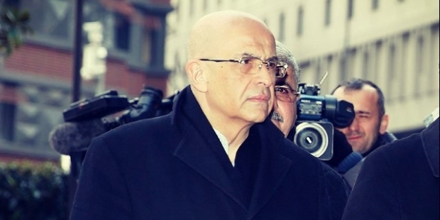 "Berberoğlu hâlâ içeride yatarken Zarrab gibi pislikler dışarıdaysa, kumpası kimseye anlatamazsınız"
