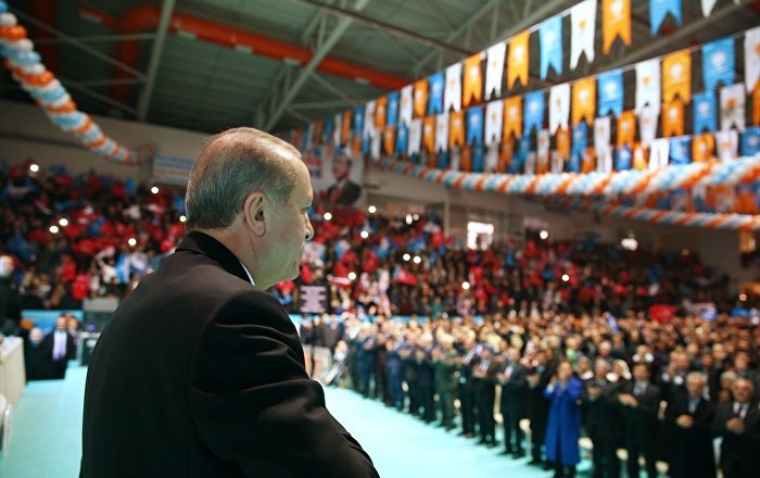 Erdoğan: Bazı iş adamlarının varlıklarını yurtdışına kaçırma girişiminde bulunduğunu duyuyorum