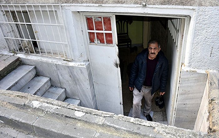 Kaldırım taşları söküldü, evine kavuştu