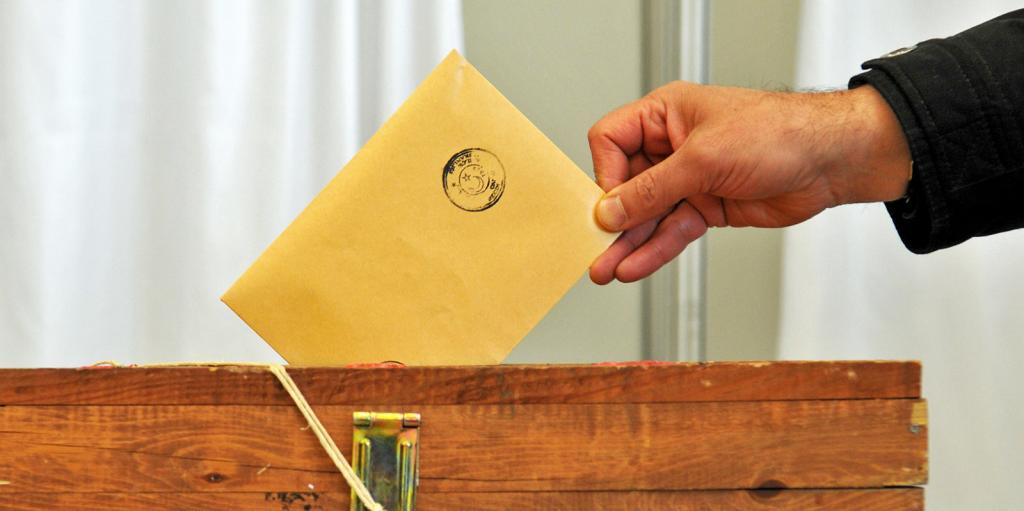 TÜRKİYE’NİN FALINDA “BASKIN GENEL SEÇİM” GÖRÜNÜYOR