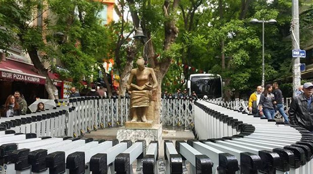 CHP’li Tanal’dan ‘gözaltında’ olan İnsan Hakları Anıtı başvurusu