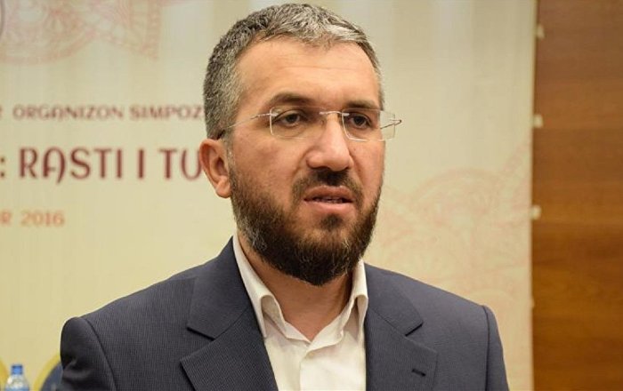 İlahiyatçı Şenocak, görevine iade edildi