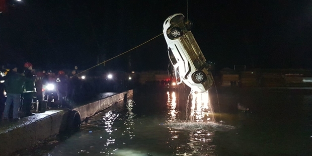 Polis otosu denize düştü: 1 polis kayıp, 1 polis yaralı