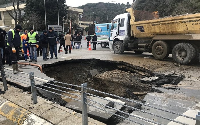 Sarıyer’de çöken yol onarıldı
