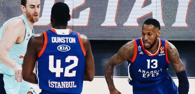Anadolu Efes: 83 – Barcelona Lassa: 107