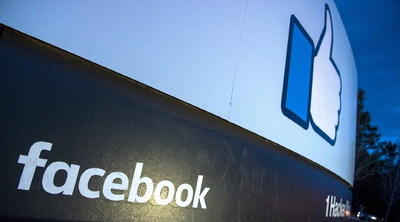 Facebook Görüntülü Sohbet Cihazı Üretecek