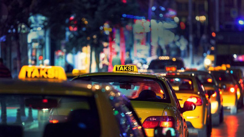 İstanbul Taksi – Kırmızı, Yeşil ve Turuncu Renk Seçenekleri