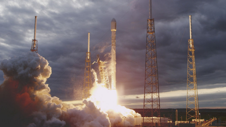 SpaceX, İyonosferde Dev Bir Delik Açmış!