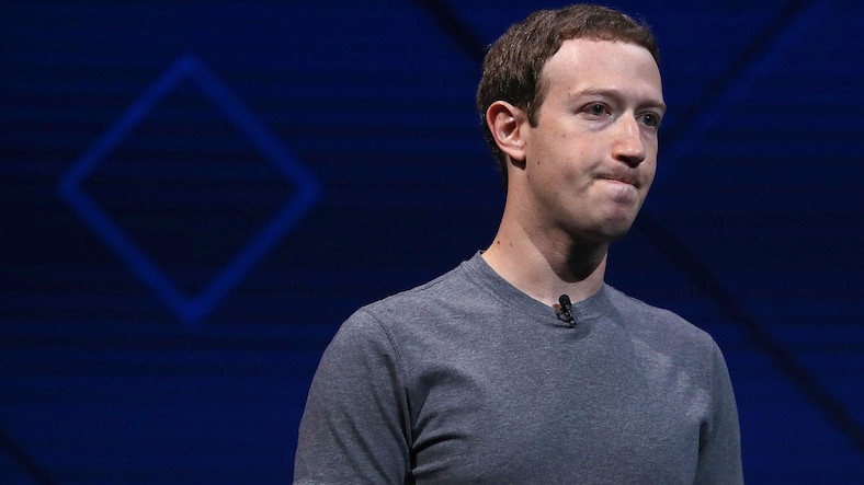 Zuckerberg, Cambridge Analytica Skandalı İçin Özür Diledi!
