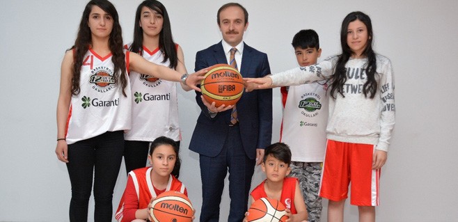 Basketbolun sürpriz isimler Hakkari'ye gelecek