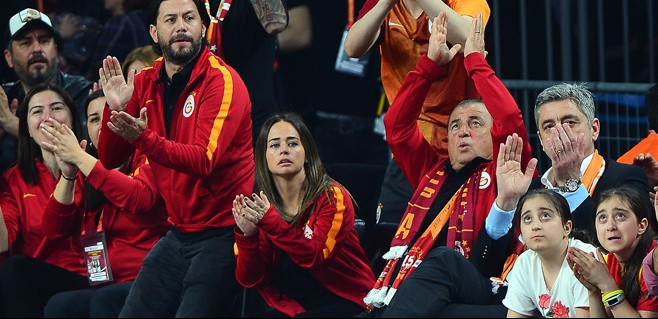 Galatasaray Futbol ve Basketbol Takımı’ndan kadın basketbola destek