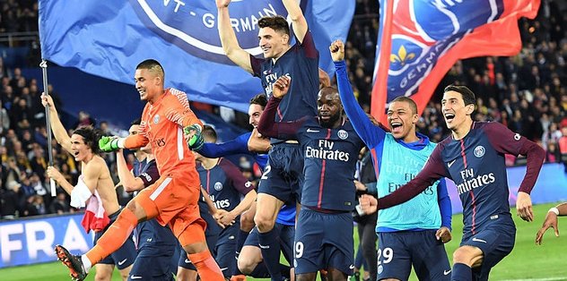 İngiltere’de Manchester City, Fransa’da PSG ipi göğüsledi