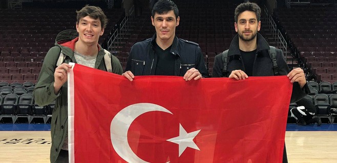 NBA’de aynı sahada üç Türk