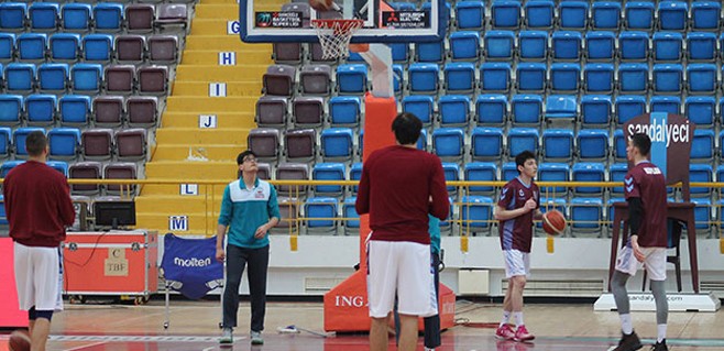 Trabzonspor maça çıkmama kararı alan yabancı oyuncularla yollarını ayırdı