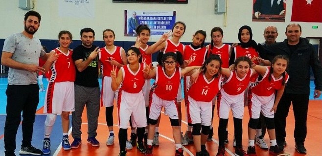 Vanlı basketbolcular Türkiye finallerinde