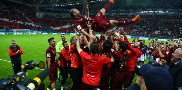 Gökdeniz Karadeniz’den ağlatan veda