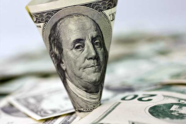 Güngör Uras: Dolarda yaşanan ekonomik değil, psikolojik bir yükseliş