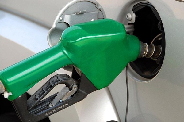 ‘Ham petrol fiyatlarının gelecek sene 100 dolara ulaşma riski var’