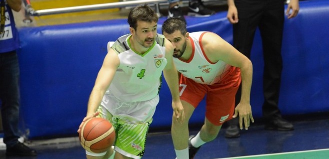 Manisa BBSK'nin dev adamları sahadan galip ayrıldı