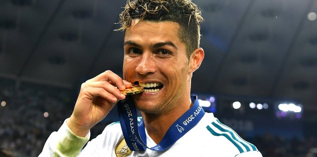 Ronaldo, Neymar ve Messi’ye fark attı