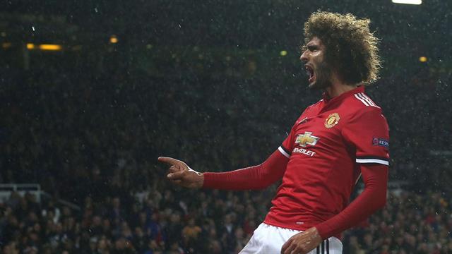 Marouane Fellaini Manchester United ile  yeni sözleşme imzaladı!