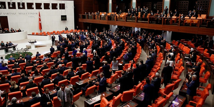 YENİ PARTİ KURULUYOR!