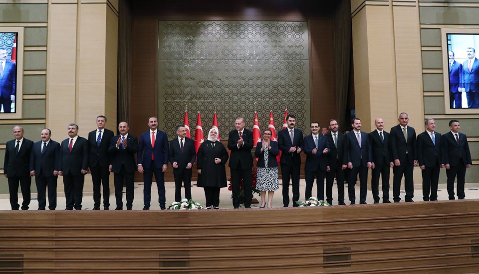 SALTANAT KABİNESİNDE KİM KİMDİR?