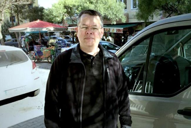 PAPAZ BRUNSON’UN GERÇEK KİMLİĞİ ORTAYA ÇIKTI