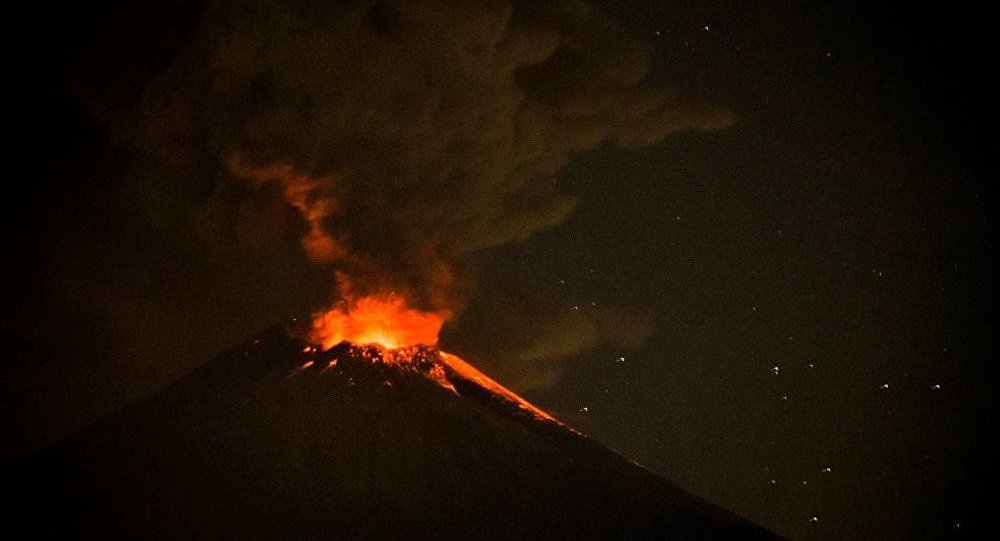 MEKSİKA’DA POPOCATEPETL YANARDAĞI FALİYETE GEÇTİ