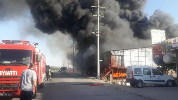 KAHRAMANMARAŞ’TA FABRİKA YANGINI !