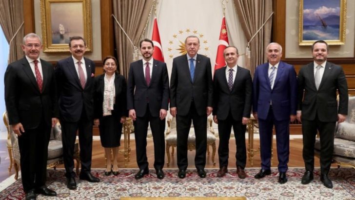 MAAŞ ALMAYARAK TÜRK MİLLETİNE LÜTUFTA BULUNDUKLARINI SANIYORLAR