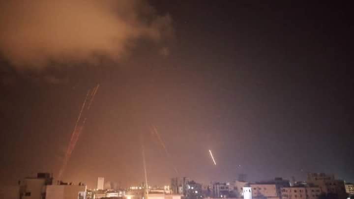 SURİYE ORDUSU LAZKİYE’YE YAPILAN FÜZE SALDIRISINI PÜSKÜRTTÜ