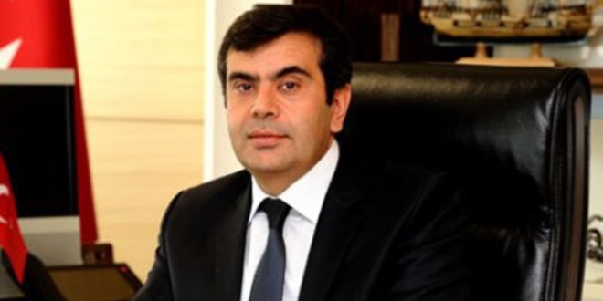 BİR AYLIK PROFESÖR REKTÖR OLARAK ATANDI