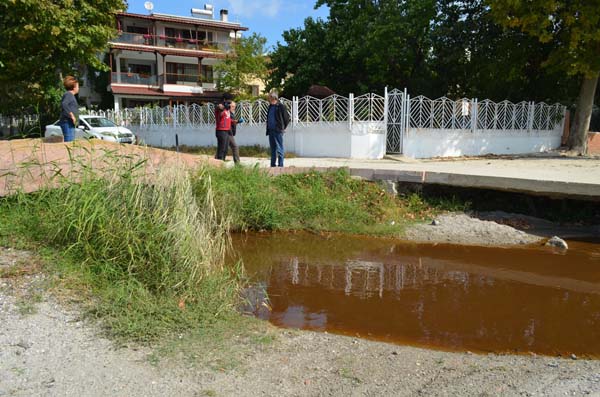 TEKİRDAĞ’DA DERE KIZILA DÖNDÜ